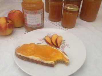63e05-nektarinen2bmarmelade2bbrot