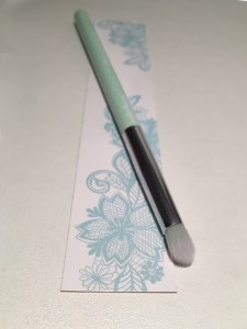 essence_smokey-eyes-brush