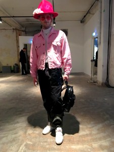 nimm-berlin-streetstyle-fashion-week-strify-pink-hat