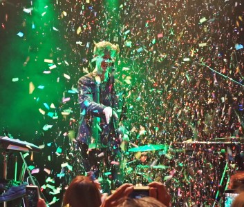 Jannik-Brunke_Konfetti_Richtung-Ich-Tour_München